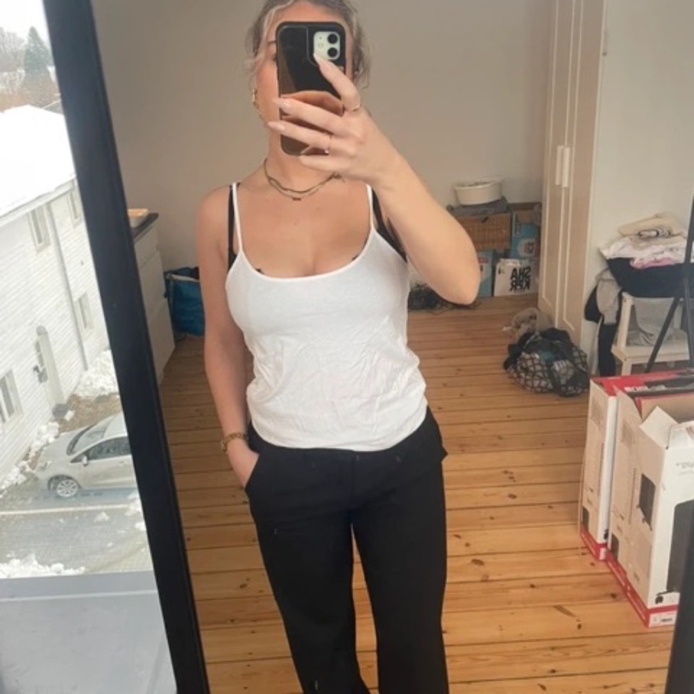 White Amisu Crop Top